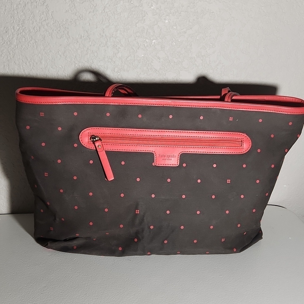 Kate Spade Rescue Purse has flaws see pics videos spots wrinkle interior tote